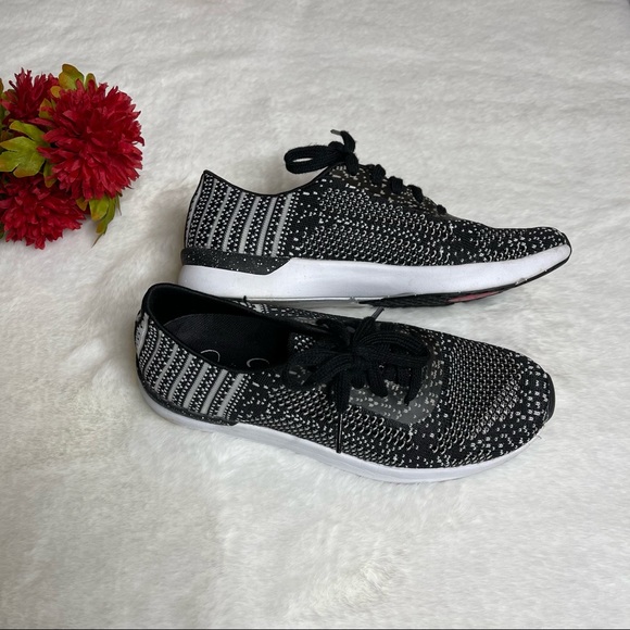 Jessica Simpson Athletic Shoes - Picture 3 of 8